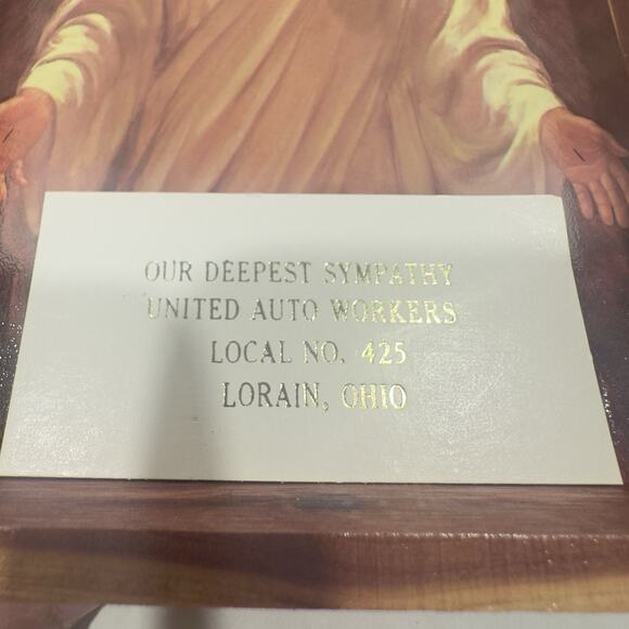 VTG KJV Holy Bible Illustrated Memorial Edition Wood Cedar Box Union Made USA - Picture 9 of 16